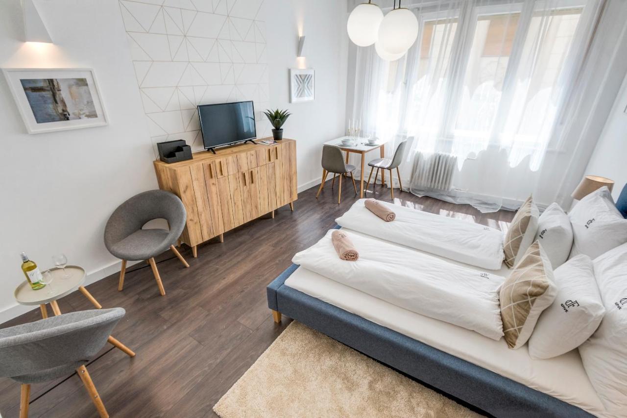 D.Five Harmony Studio At Vaci Street Lägenhet Budapest Exteriör bild