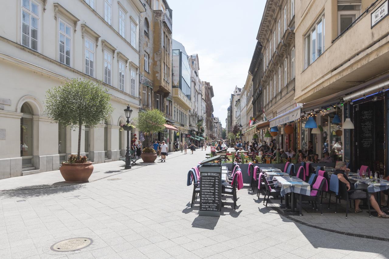 D.Five Harmony Studio At Vaci Street Lägenhet Budapest Exteriör bild