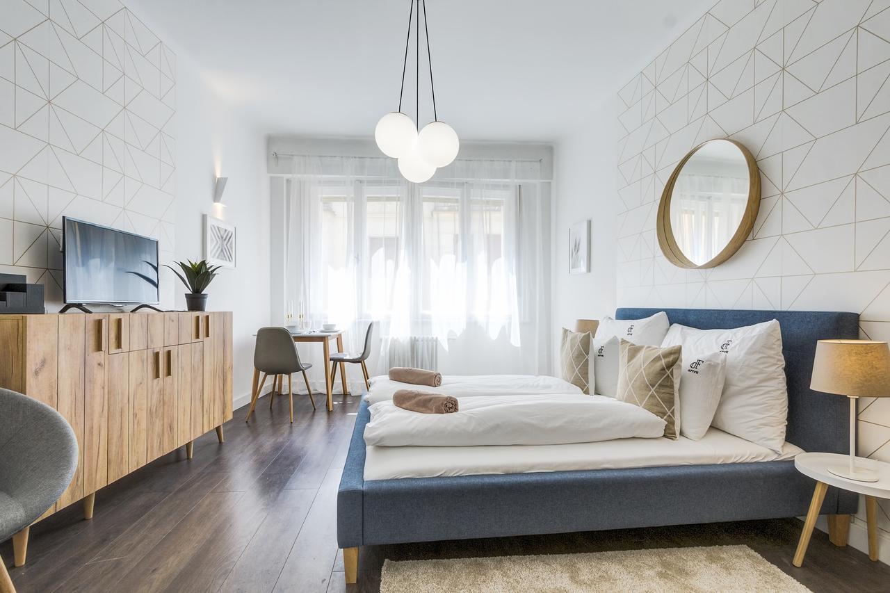 D.Five Harmony Studio At Vaci Street Lägenhet Budapest Exteriör bild