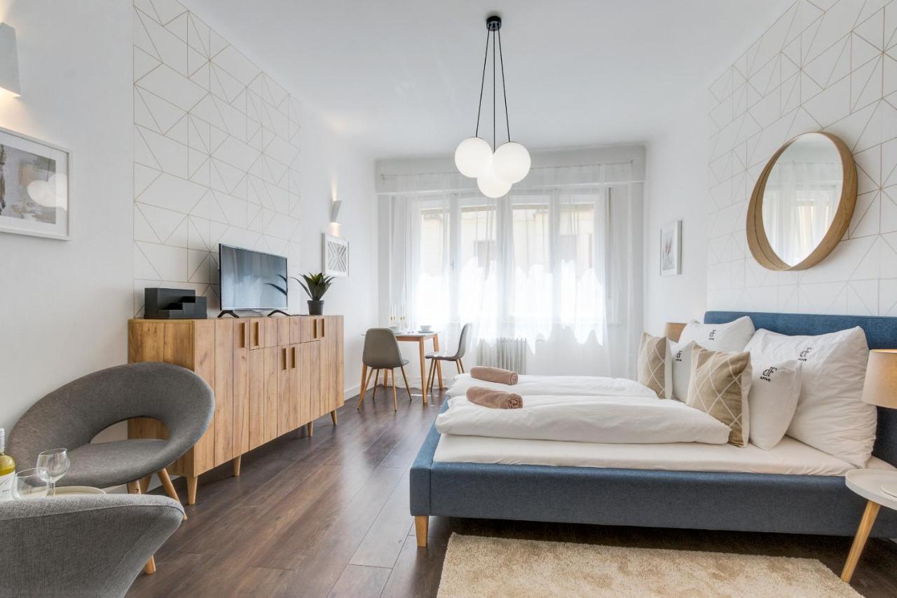 D.Five Harmony Studio At Vaci Street Lägenhet Budapest Exteriör bild